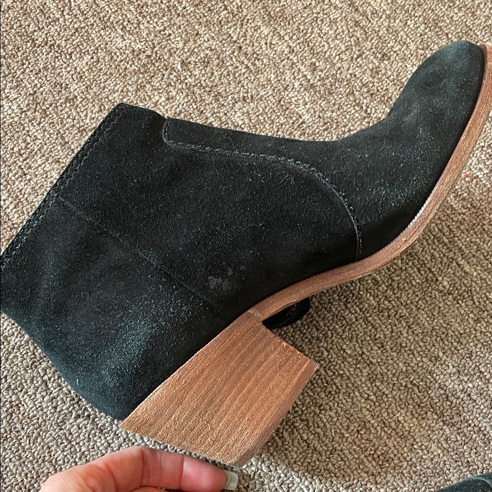 Black Suede Ankle Boots, Madewell brand. 7.5, 7 1/2 - Picture 10 of 12